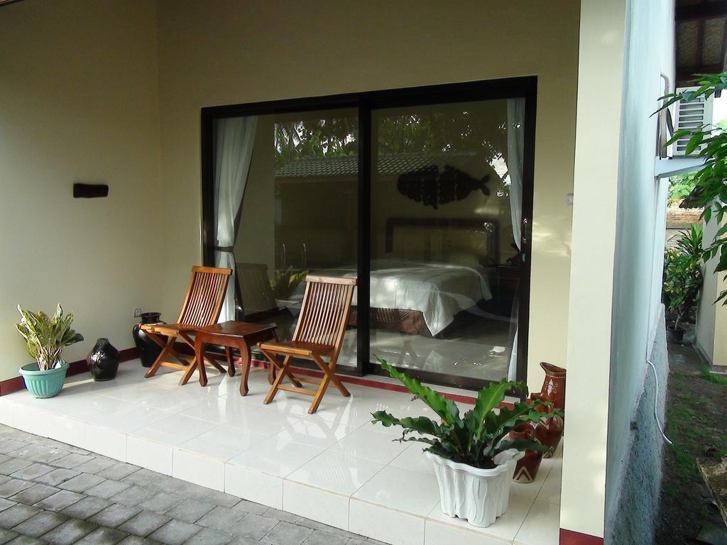 Villa Yukie Senggigi Montongbuwoh Quarto foto