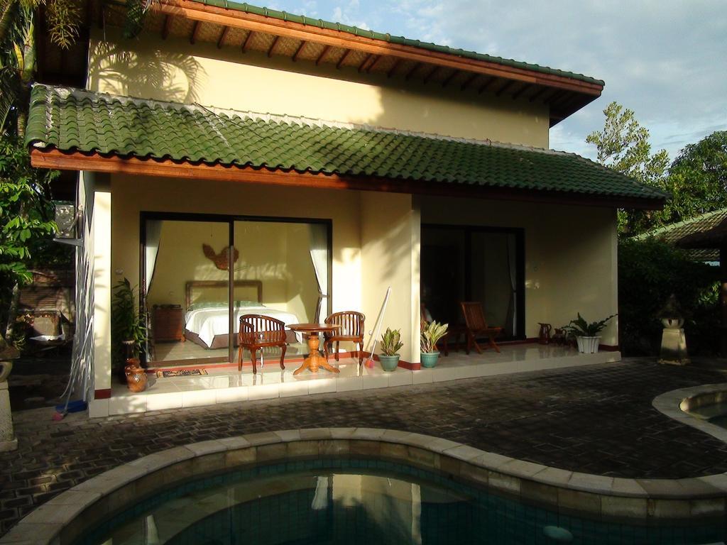 Villa Yukie Senggigi Montongbuwoh Quarto foto